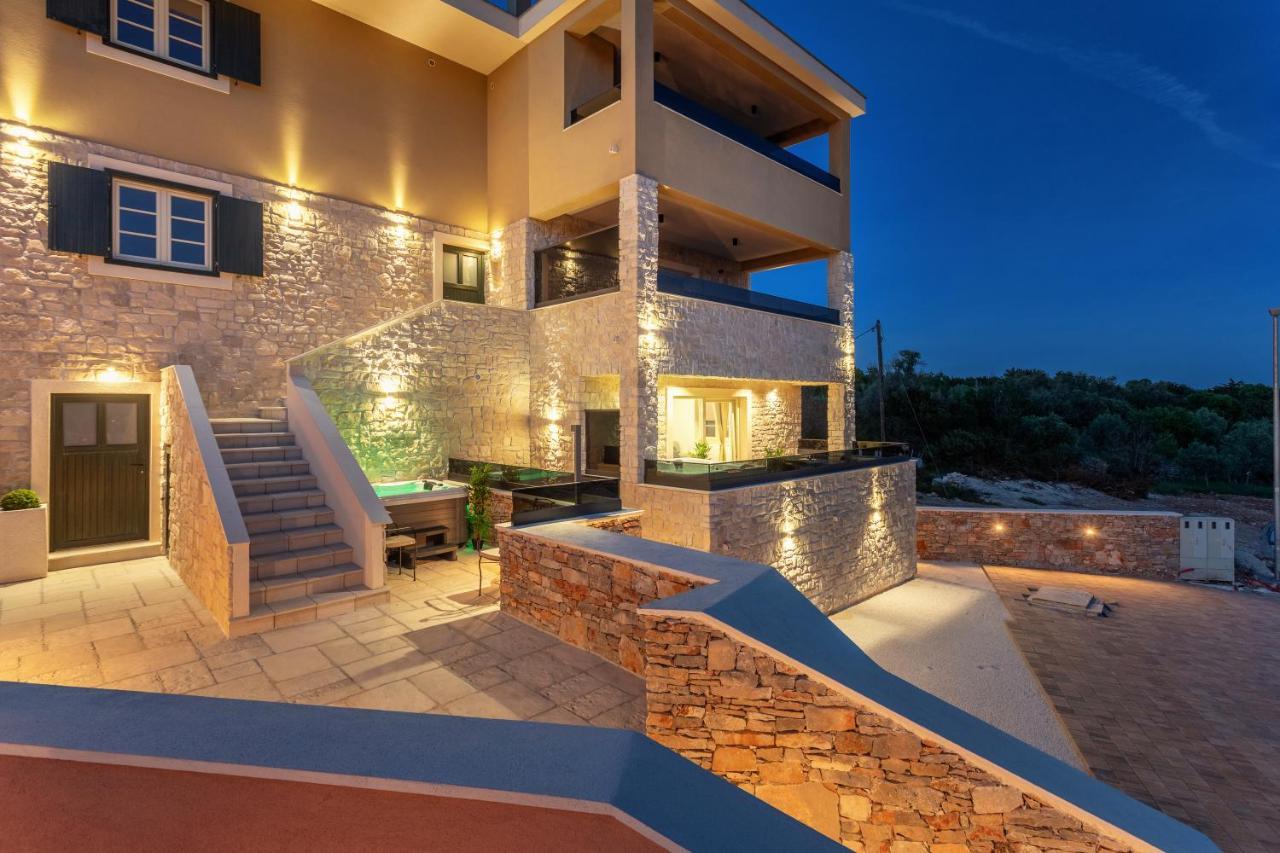Teona Luxury Apartment With Jacuzzi And Terrace Sea View Sali Exterior photo